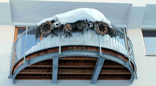 Im Hotel Marten wurde ein Stahlgeländer und eine Aussentreppe in verzinkter Ausführung errichtet.