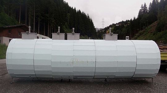 Die Schlosserei Harasser fertigt in ihrer Werkstatt Trinkwasserbehälter mit einem Fassungsvermögen von 500 bis 100.000 Liter. 